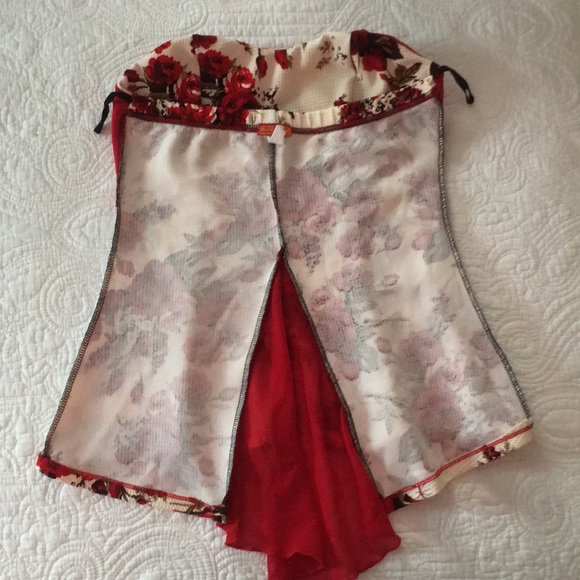 Beige W/ Red Roses Strapless Top - Picture 4 of 5